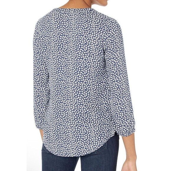 Amazon Essentials Women's M 3/4 Sleeve Button Popover Shirt Navy White Petals - Picture 2 of 11